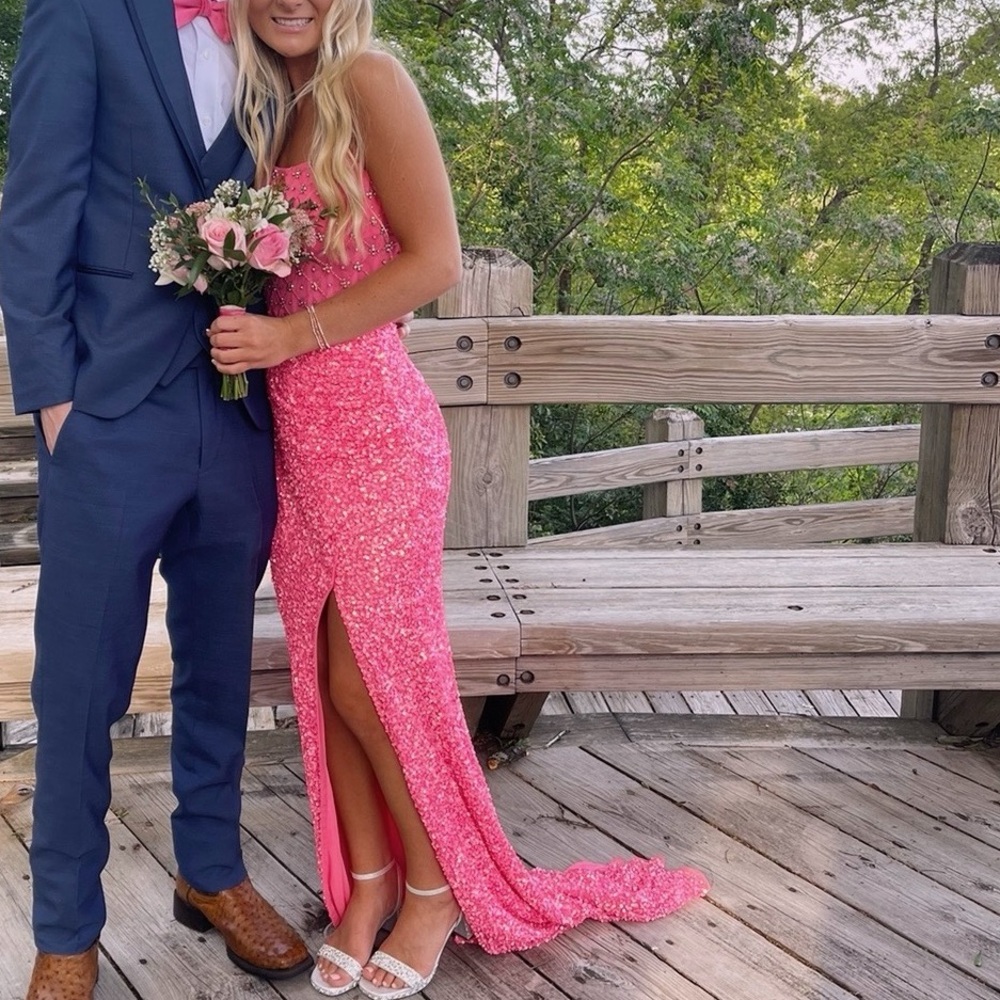 Glitz and gowns pink dress!! Beautiful dress I love it